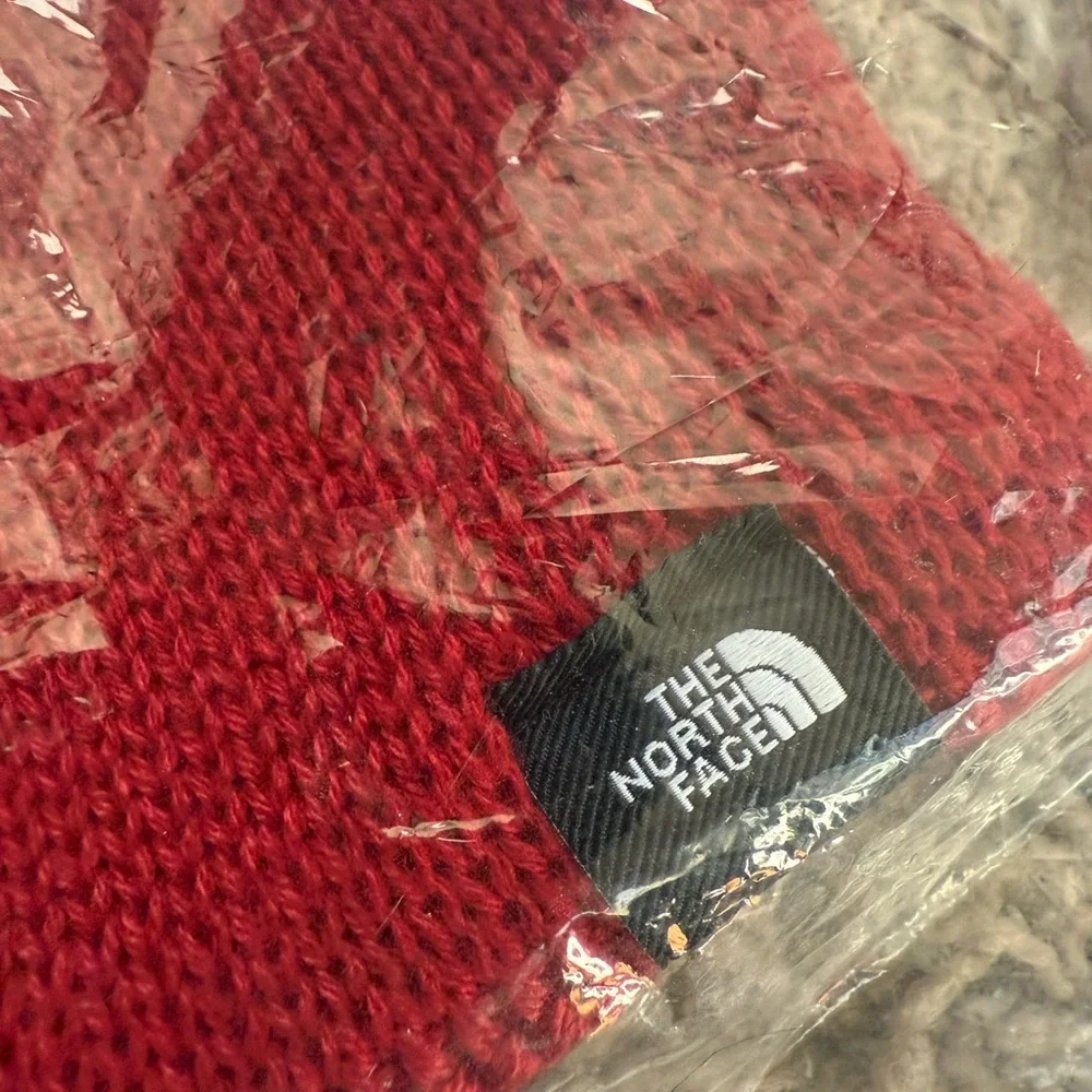 New The North Face Cardinal Red beanie with Quirk Hard Seltzer Mountain stocking - Picture 4 of 10